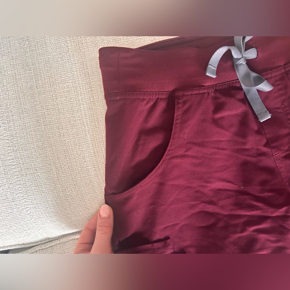 Figs Maroon Scrub Set